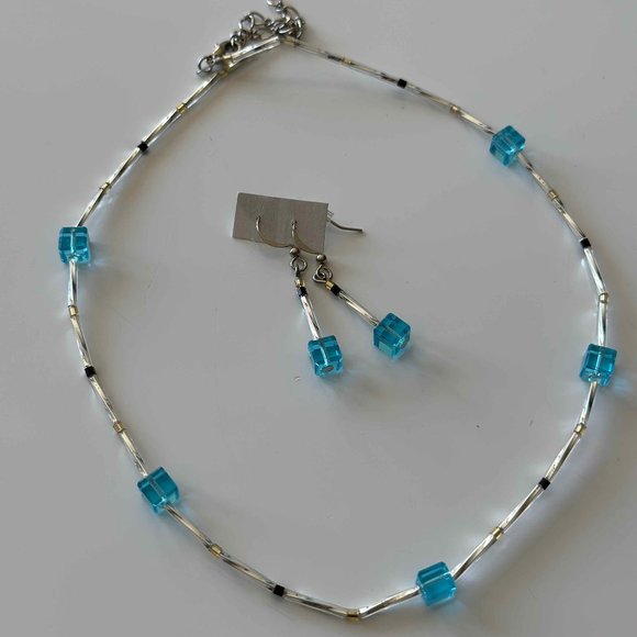 Blue Earrings and necklace - Picture 1 of 1